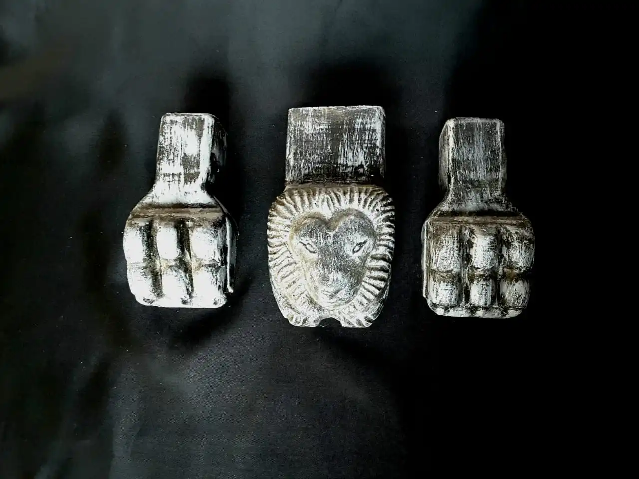 Pot feet set charcoal. Lion head with paws. For sale online by Aksêptuhns in South Africa